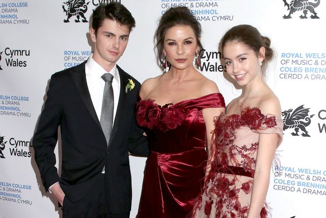 Catherine Zeta-Jones s kćeri Carys i sinom Dylanom - 4