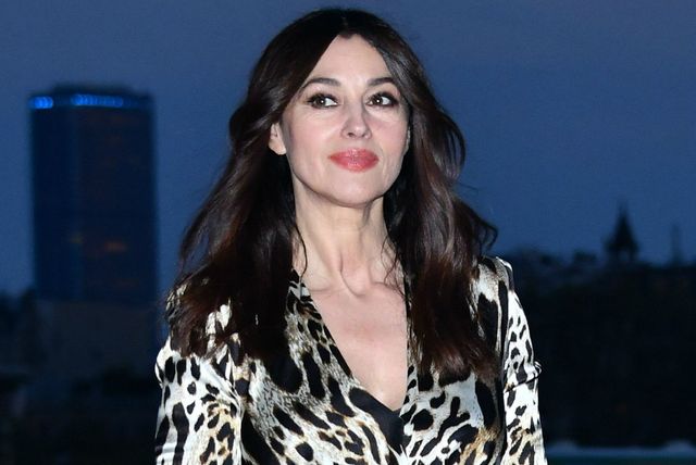 Monica Bellucci u uskim trapericama i \'ludim\' platformama - 1