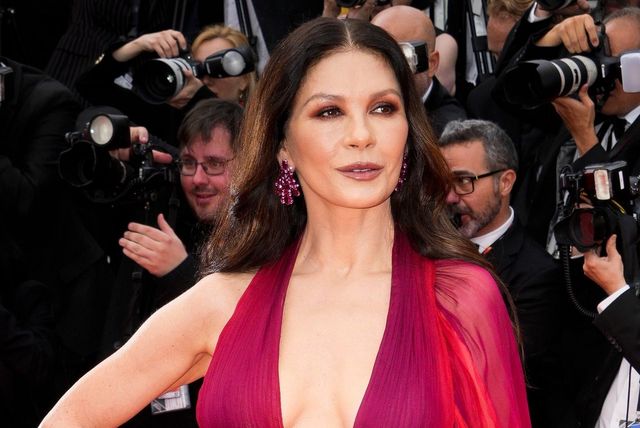 Catherine Zeta-Jones uvijek privlači poglede na crvenim tepisima
