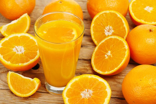 Voće bogato vitaminima po maže tijelu da se obrani od virusa i bakterija