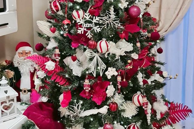 Predivno okićeno božićno drvce Anamarije Malenice iz Solina - 10