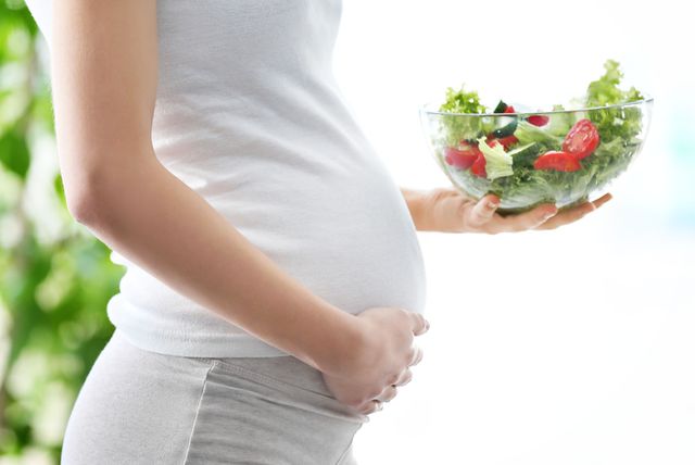 U trudnoći izbjegavajte neoprano voće i povrće