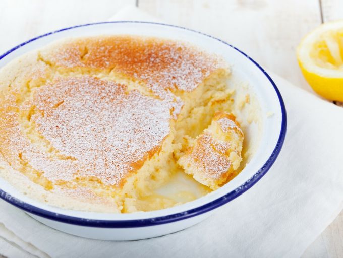 Kolač od limuna koji je svilenkast poput pudinga