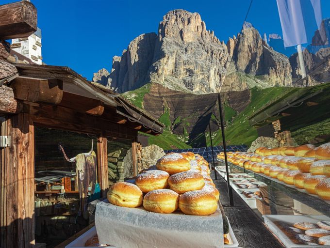 Krafne su veliki hit u planinarskom domu Friedricha Augusta u Dolomitima
