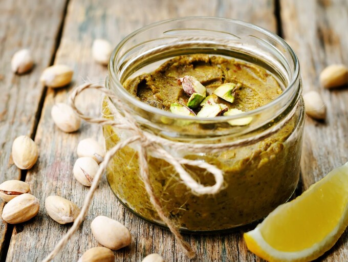 Pesto od mente i pistacija