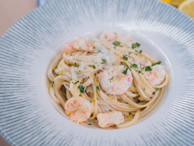 Linguine u kremastom umaku s limunom i kozicama