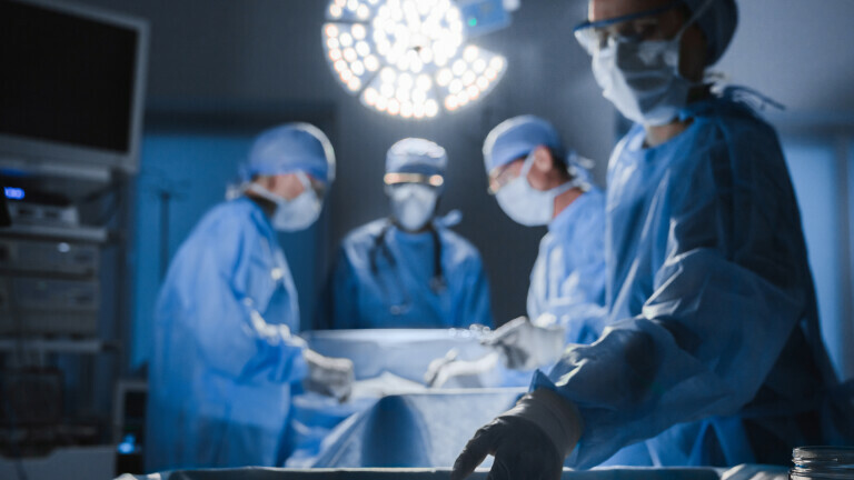 Liječnici u operacijskoj sali