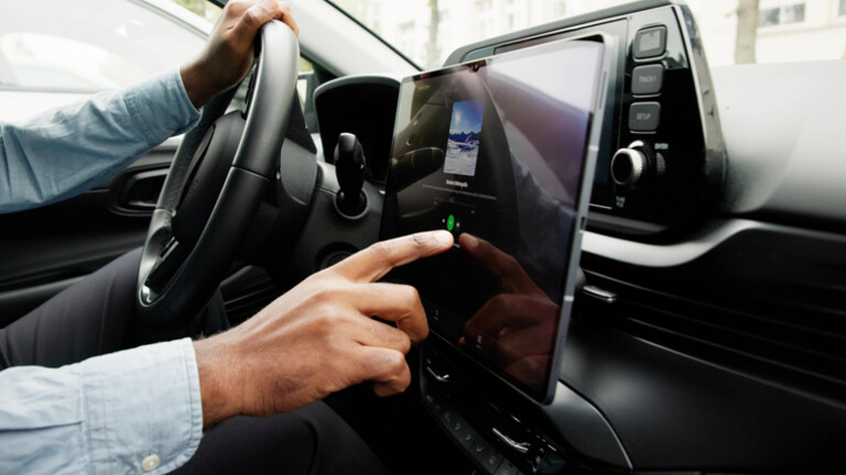 Infotaiment sustav u automobilu