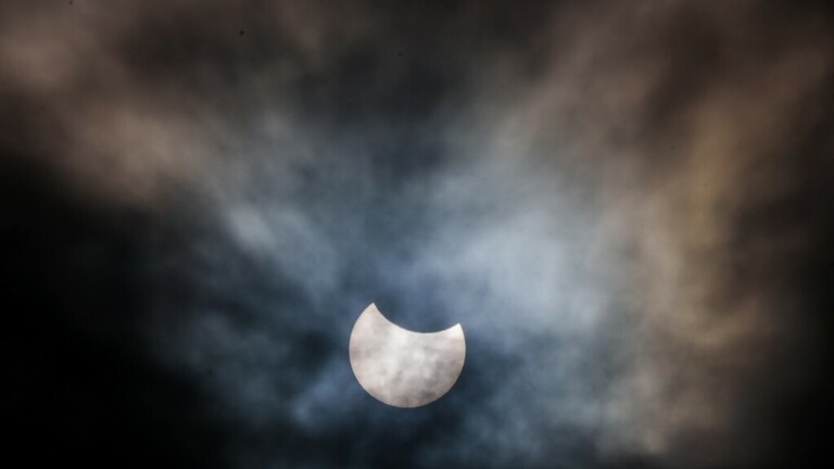 Djelomična pomrčina Sunca, arhiva