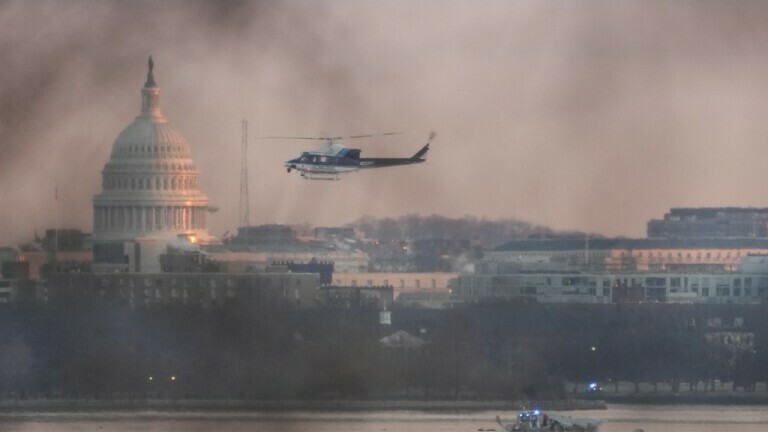 Helikopter leti u blizini mjesta zračne nesreće iznad Washingtona