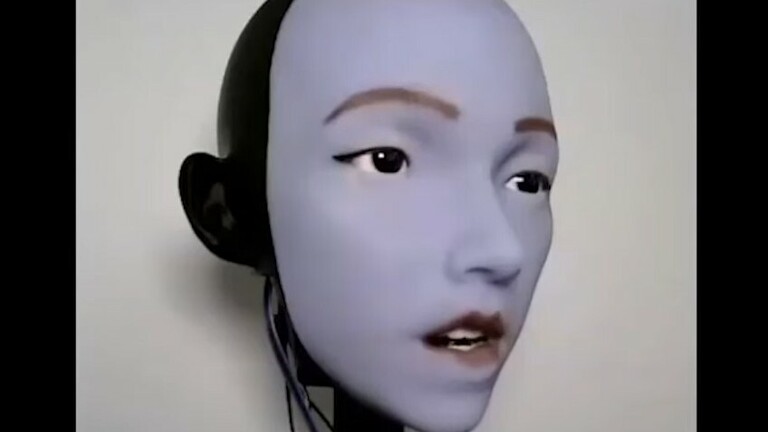 Robot Emo