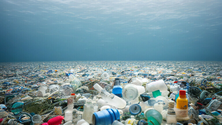 Plastični otpad u oceanu