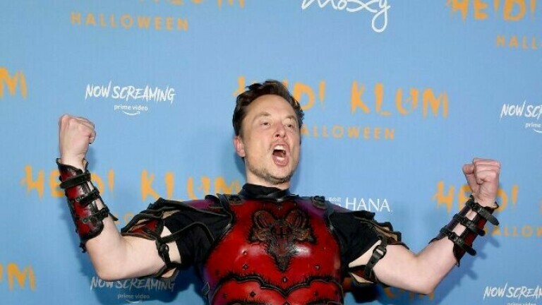Elon Musk u kostimu