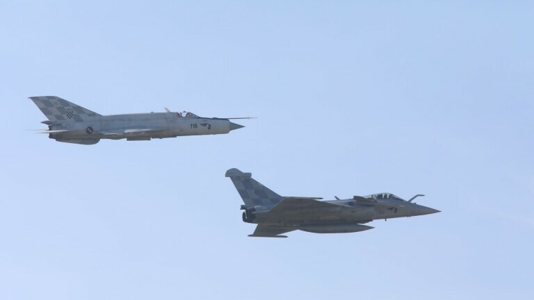 Posljednji let MiG-a 21 HRZ-a, zajedno s Rafale F-3R