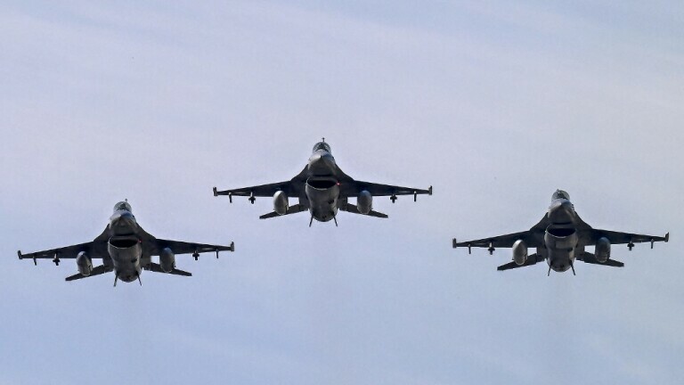 Formacija F-16 zrakoplova