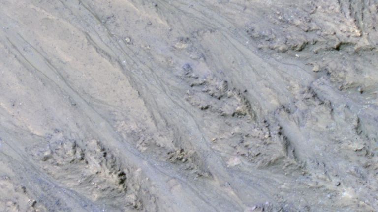 Tamne linije na Marsu (Foto: NASA)