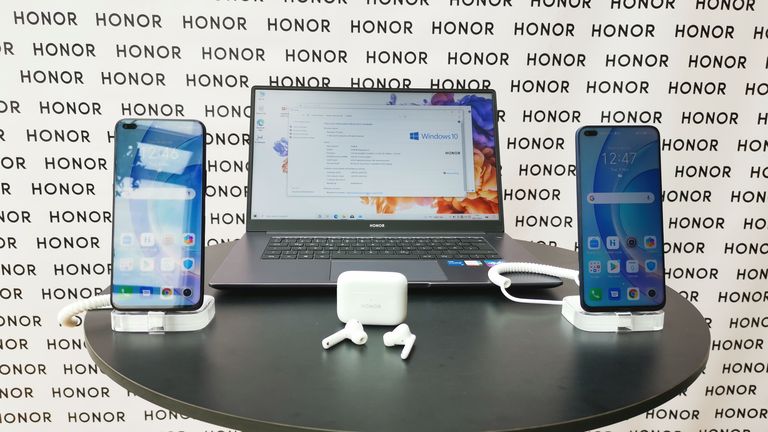 Predstavljanje novih pametnih telefona Honor - 7