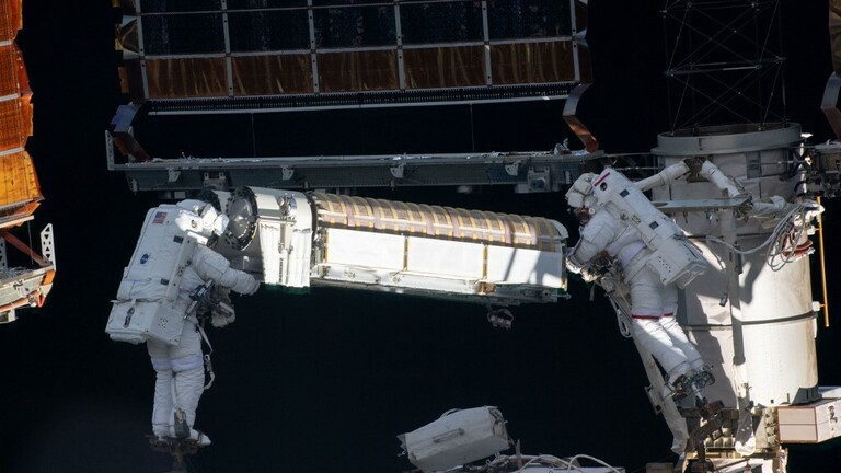 Astronauti u svemirskoj šetnji na ISS-u