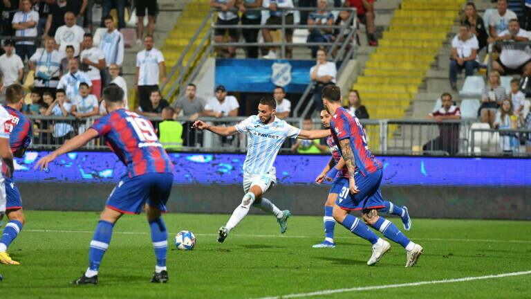 KRAJ] RIJEKA - HAJDUK 1:0 Rijeka preuzela prvo mjesto u SuperSport HNL-u  golom Jankovića u 63' - DALMACIJA DANAS