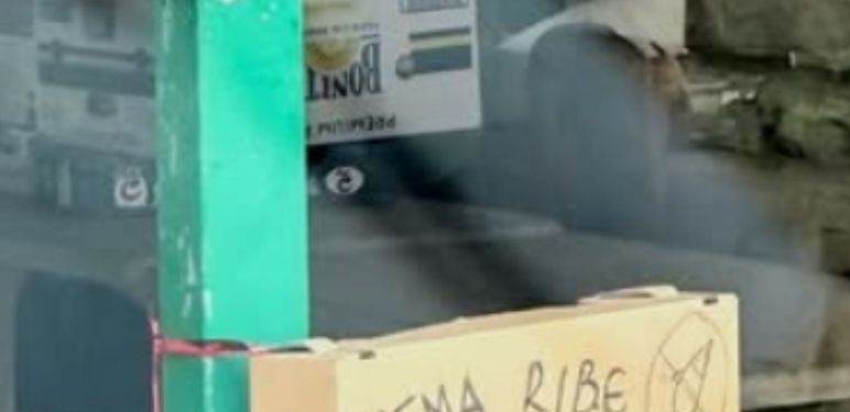 Natpis na tržnici u Dalmaciji
