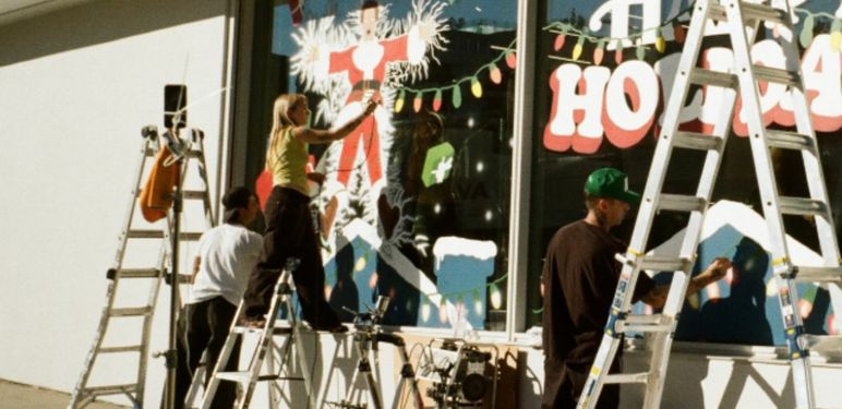 Oslikavanje izloga blagdanskim motivima