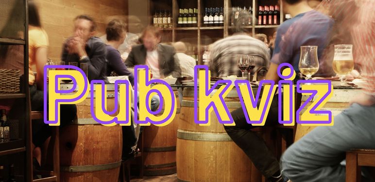 Pub i ljudi koji sjede i pričaju uz naslov kviza