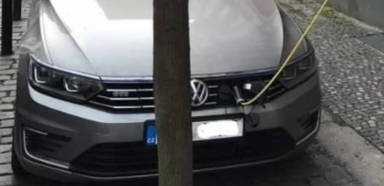 Punjenje automobila s drugog kata