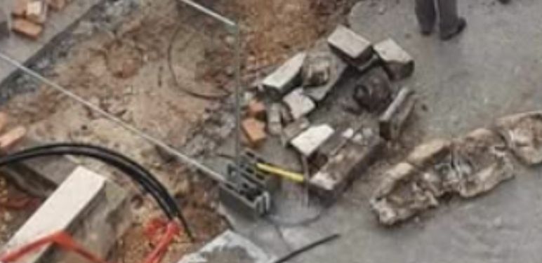 Radovi u Dalmaciji i publika koja promatra