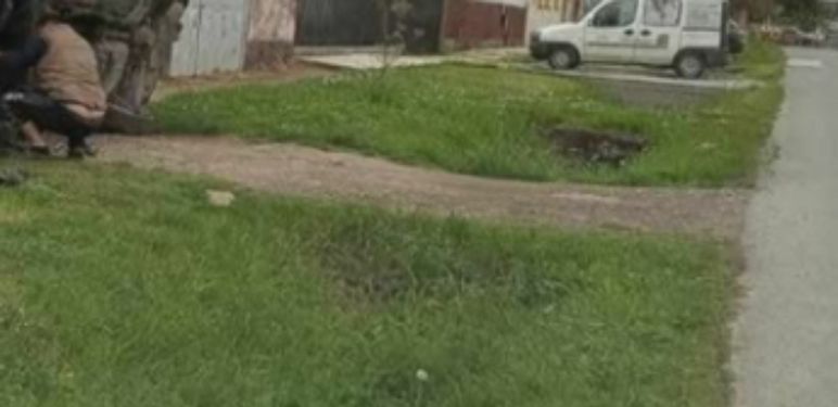 Popravljanje automobila okrenutog na bok