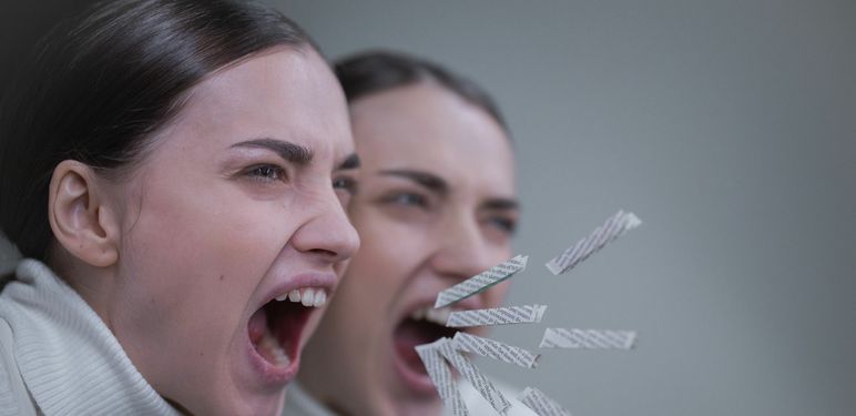 Slične žene koje viču