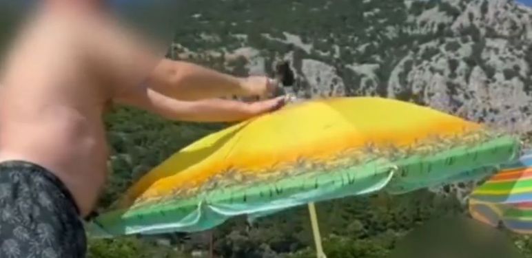 Suncobran na plaži