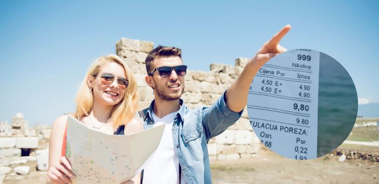 Turisti na moru i račun iz kafića u Vodicama