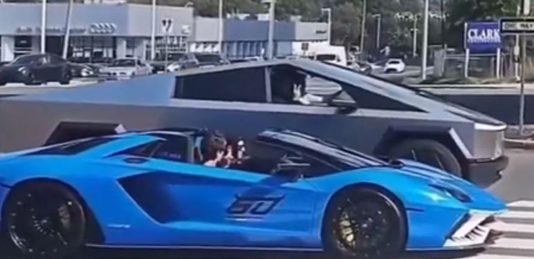 Utrka između Tesle i Lamborghinija