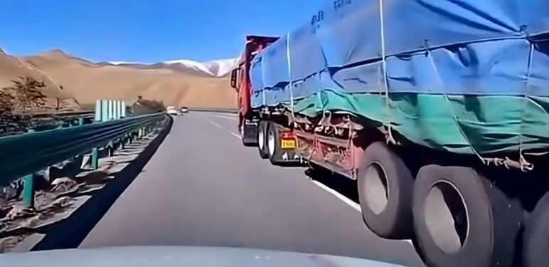 Kamion na autocesti