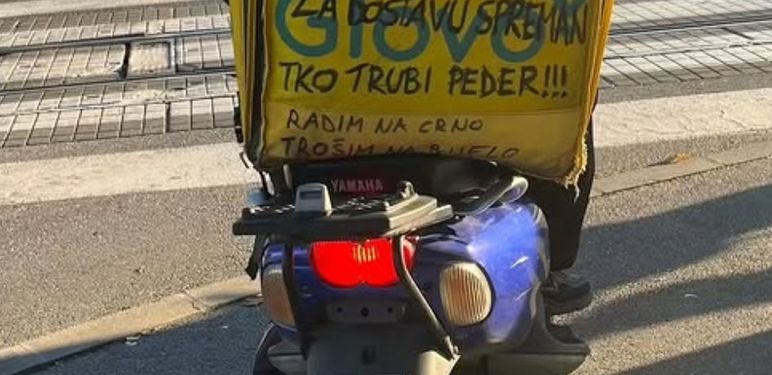 Poruke na torbi