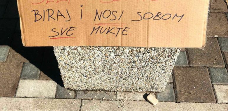 Kutija s alkoholnim pićima na poklon u Skradinu