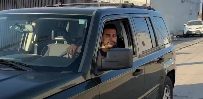 Komičar AdamW u skeču o odlasku na benzinsku postaju