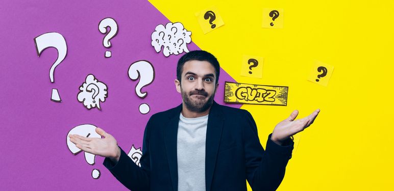 Muškarac sa slegnutim ramenima i pozadina kviza znanja