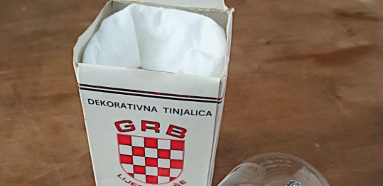 Neobična žarulja s grbom Hrvatske