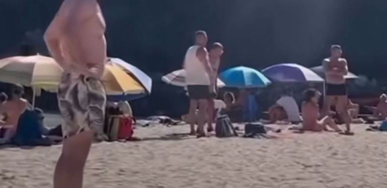 Tate na plaži