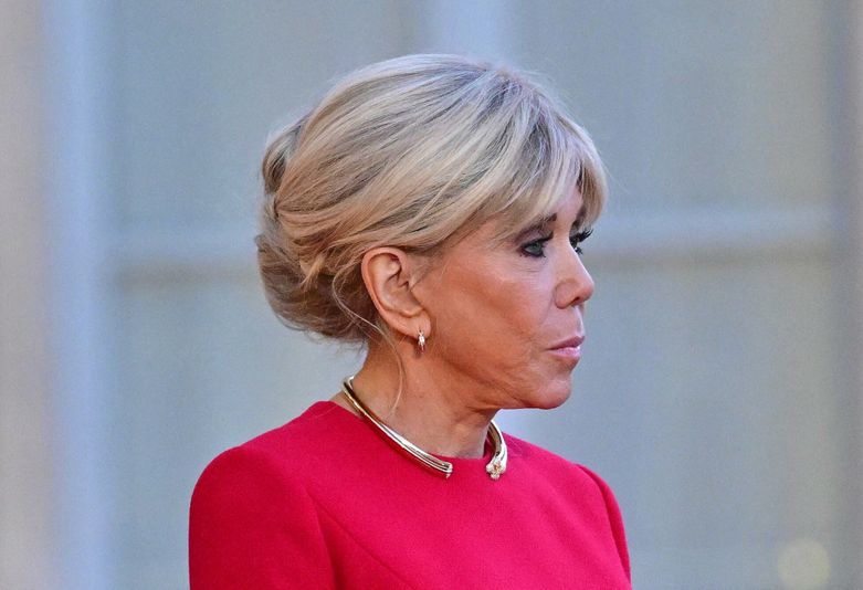 Brigitte Macron u dugoj crvenoj haljini