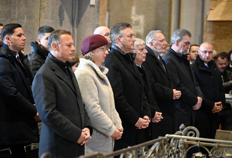 Gordan Jandroković i Andrej Plenković na božićnoj misi