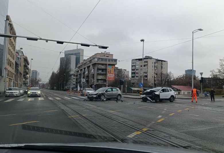 Sudar na Savskoj kod Vjesnika u Zagrebu