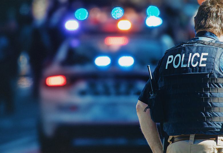 Američka policija, ilustracija