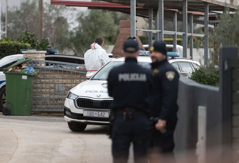 Pronađena tijela u kući u Sukošanu - 2