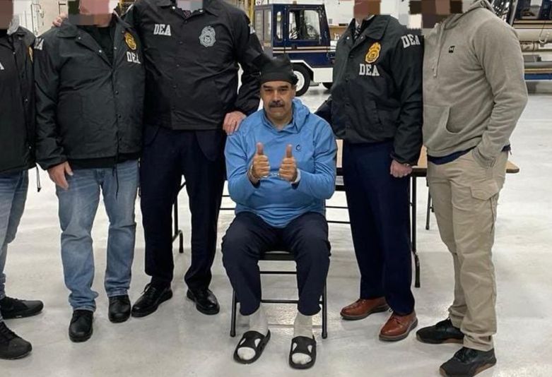 Nicolas Maduro nakon što je sletio na aerodrom Stewart