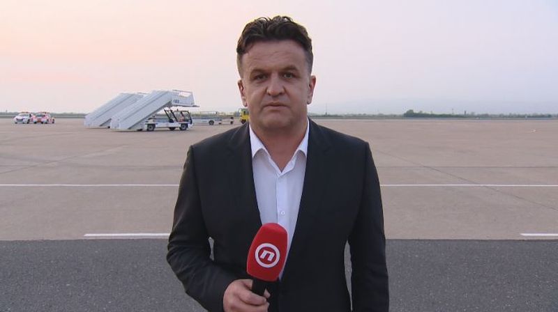 Andrija Jarak na zračnoj luci gdje se očekuje kineski premijer (Dnevnik.hr)
