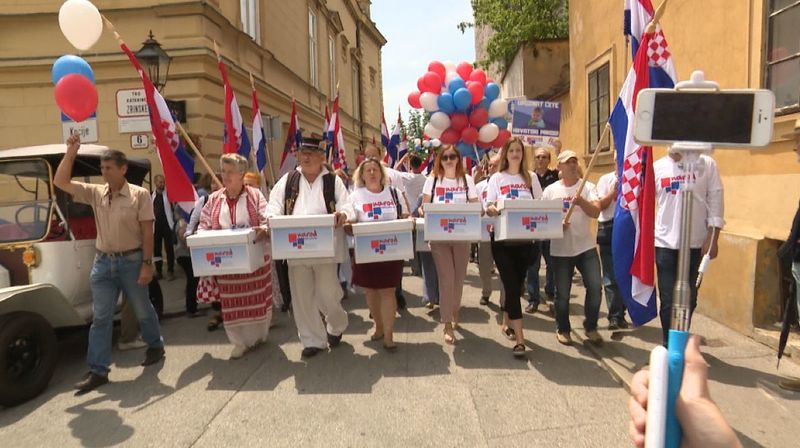 Počinje pregledavanje potpisa za referendume (Foto: Dnevnik.hr) - 2
