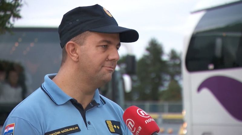 Vanja Margetić razgovara s načelnikom druge postaje prometne policije Goranom Medićem (Foto: Dnevnik.hr) - 1