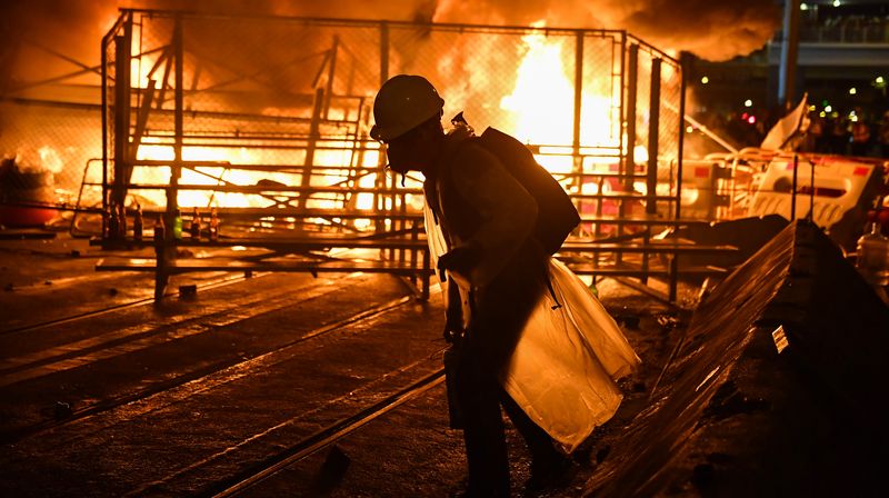 Prosvjedi u Hong Kongu (Foto: AFP)